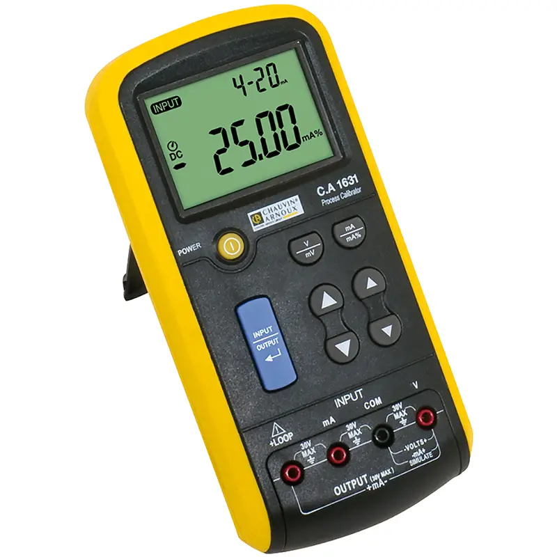 Kalibrator CA 1631 für Prozesssignale mit digitalem Display und Anschlüssen zur Signalprüfung