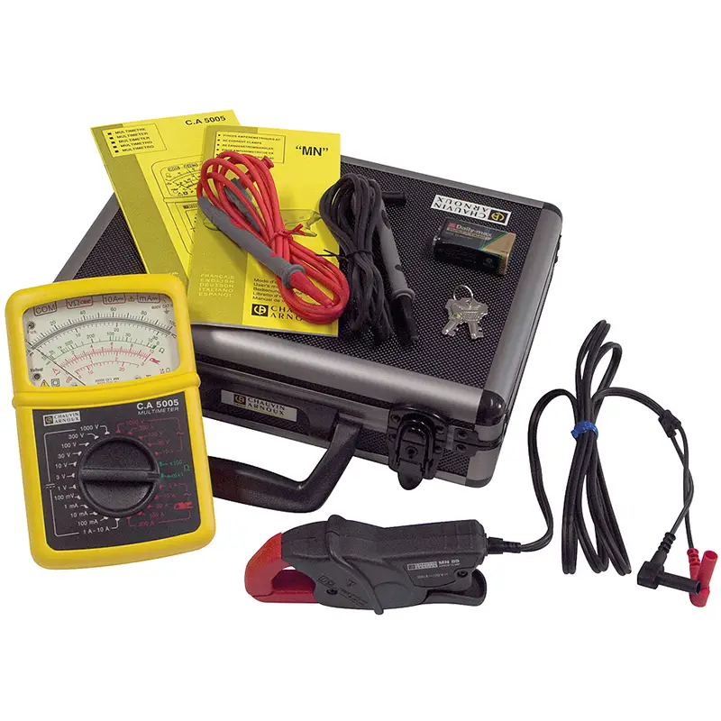 Analog-Multimeter CA 5005 mit Minizange MN 89 und Transportkoffer für präzise Messaufgaben.