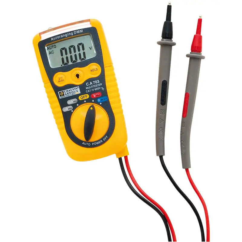 Gelbes Taschen-Multimeter CA 703 mit digitalem Display und Prüfleitungen zur Messung elektrischer Werte.