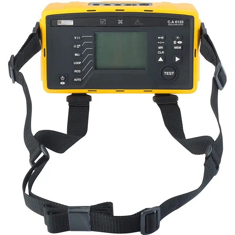 Tragbares Mess- und Prüfgerät mit Hals-Umhängegurt, LCD-Display und Bedienknöpfen