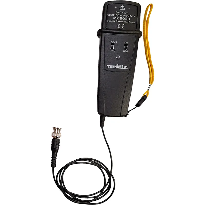 Differenzspannungssonde MX 9030 mit BNC-Kabelausgang und Bedienelementen auf der Oberseite