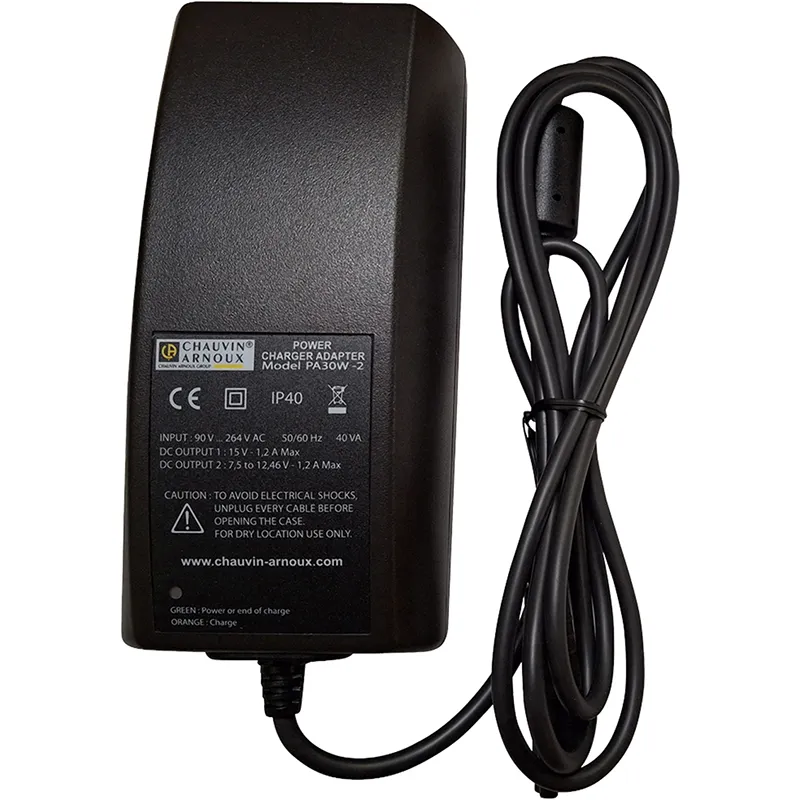 Schwarzer Netzadapter PA30W-2 Typ 2 mit Kabel und technischen Spezifikationen auf der Vorderseite.