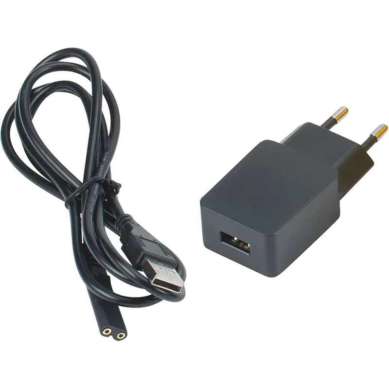 USB-Ladegerät Typ R mit angeschlossenem Kabel zur Stromversorgung von Prüfgeräten